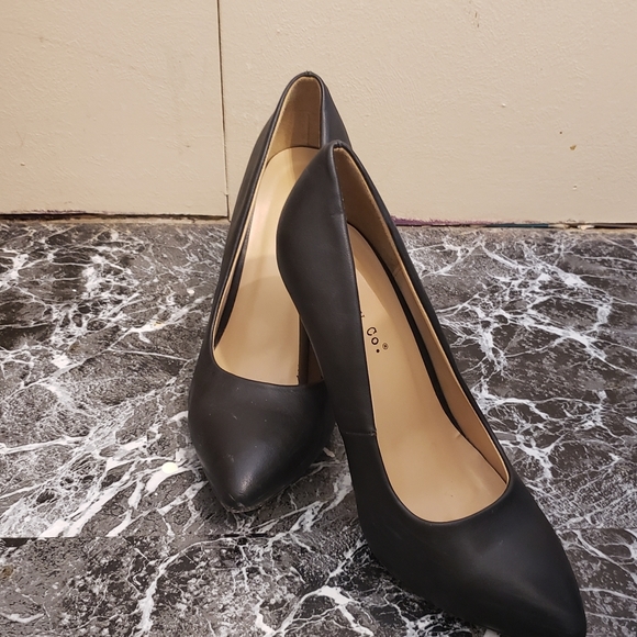 Heels - Picture 1 of 1